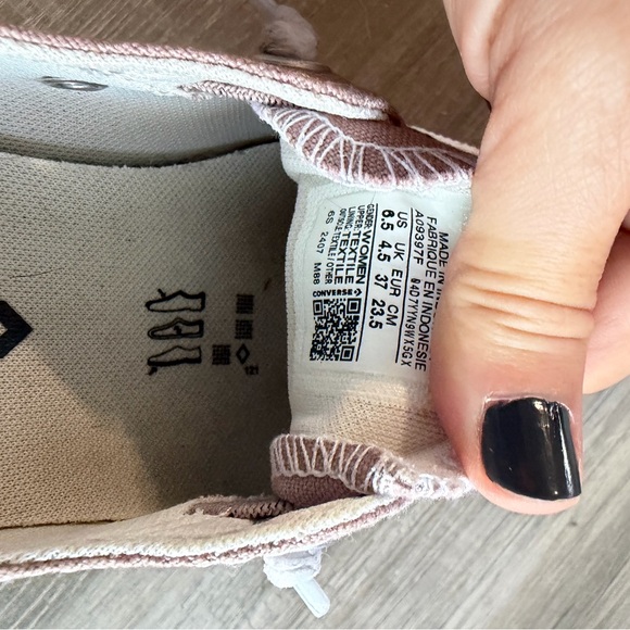 Converse Women's Dusty Lavender Shoreline Sneakers - Picture 4 of 4